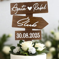 Topper na Tort Weselny – Drogowskaz Personalizowany | Drewniany, Styl Rustykalny i Boho